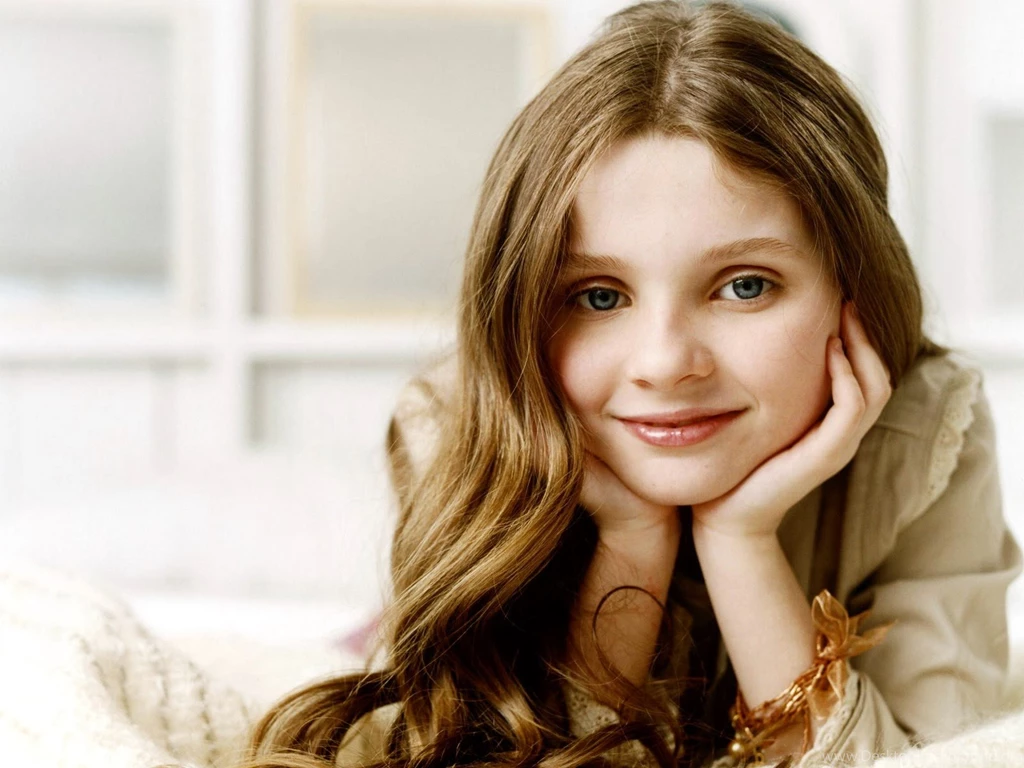Abigail Breslin Wallpapers