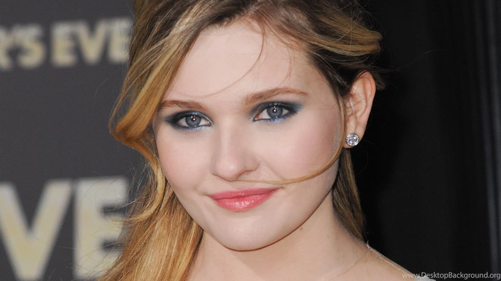 Abigail Breslin Pictures
