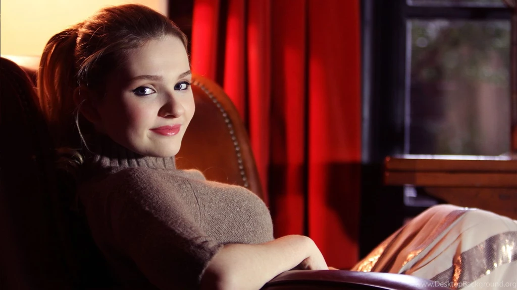 Abigail Breslin Wallpapers