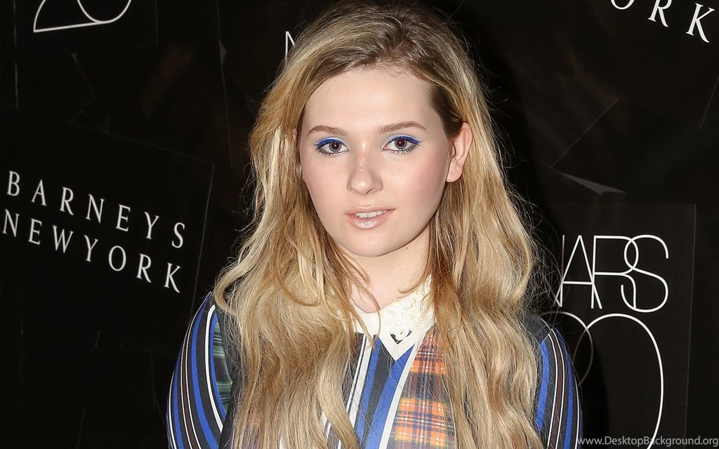 Abigail Breslin HD Wallpapers, Hot Photos Gallery Free Download