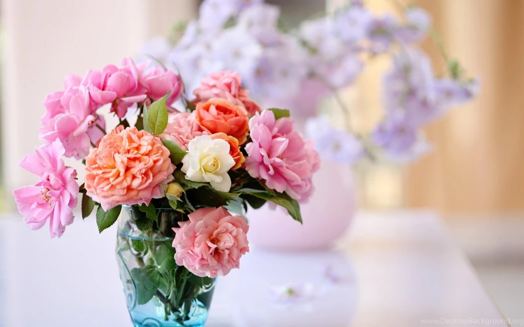 BEAUTIFUL BOUQUET OF FLOWERS WALLPAPER (