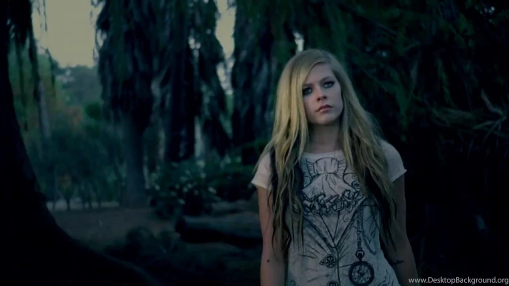 4257) Avril Lavigne Alice Full HD Pics Wallpapers WalOps.com