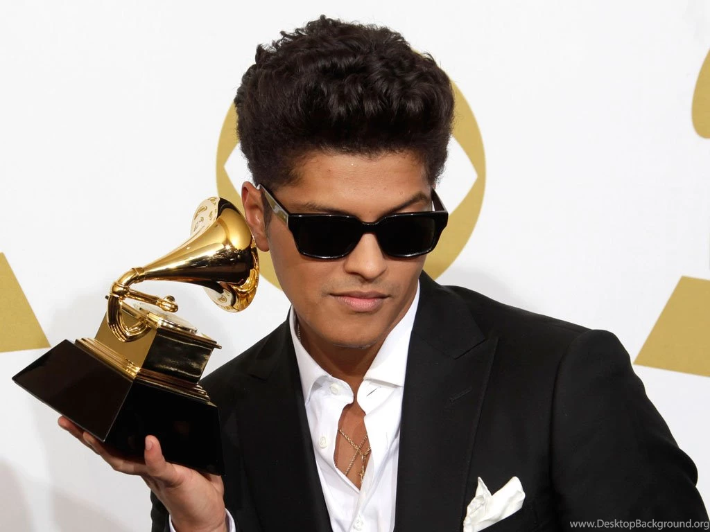 Bruno Mars Pictures Shirtless