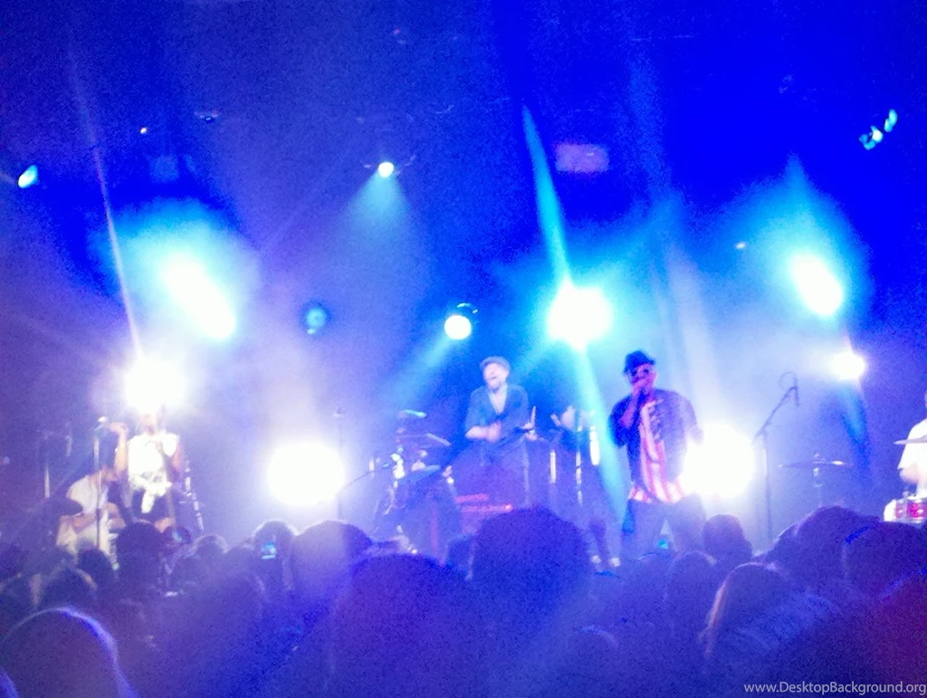 Wallpapers @ El Rey Concert Review