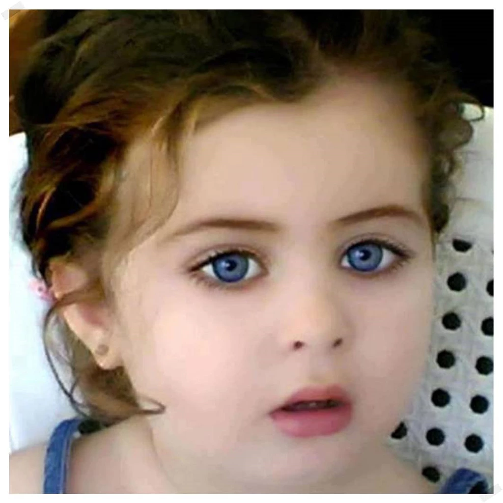 Of Baby Girl Wallpapers Cute Girl Baby Wearing Lovely Hat ...