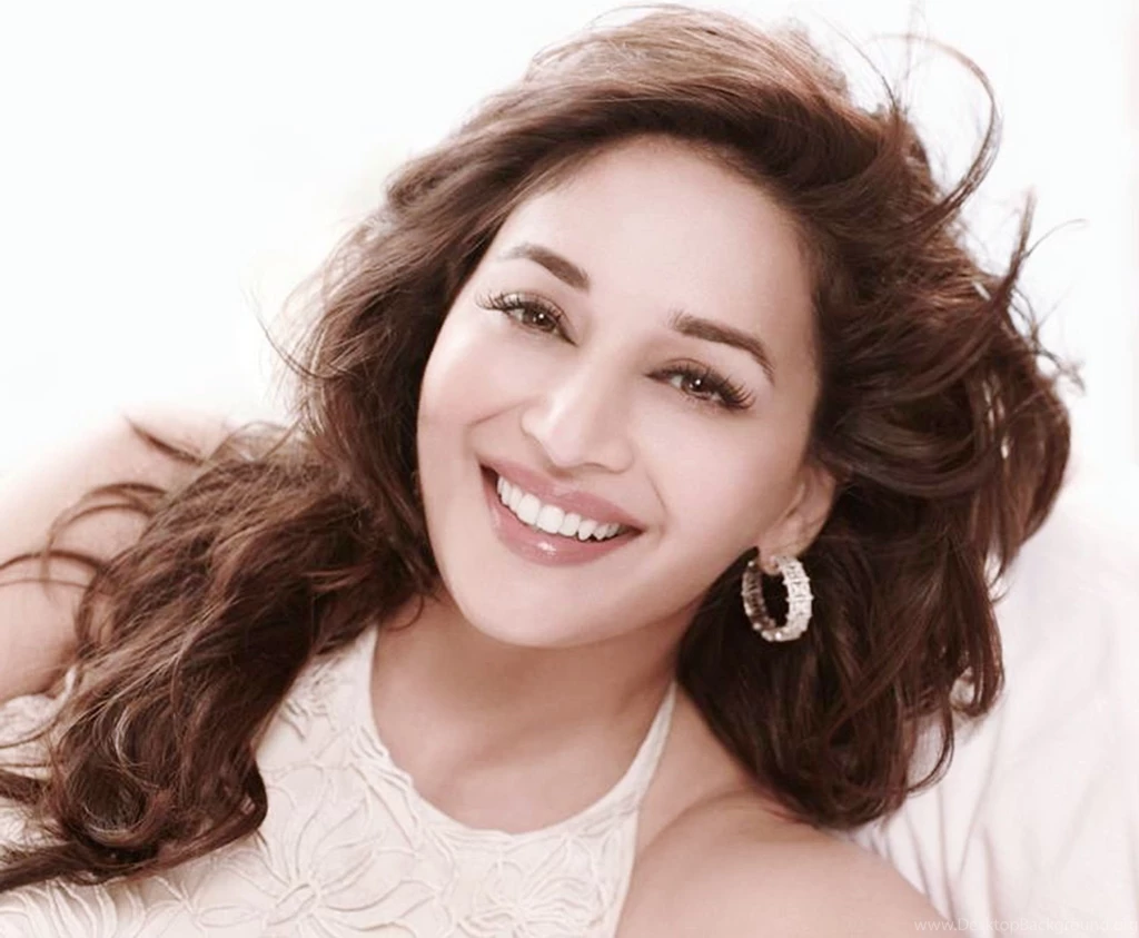 10 Best Madhuri Dixit Bollywood Actress High Quality Wallpapers