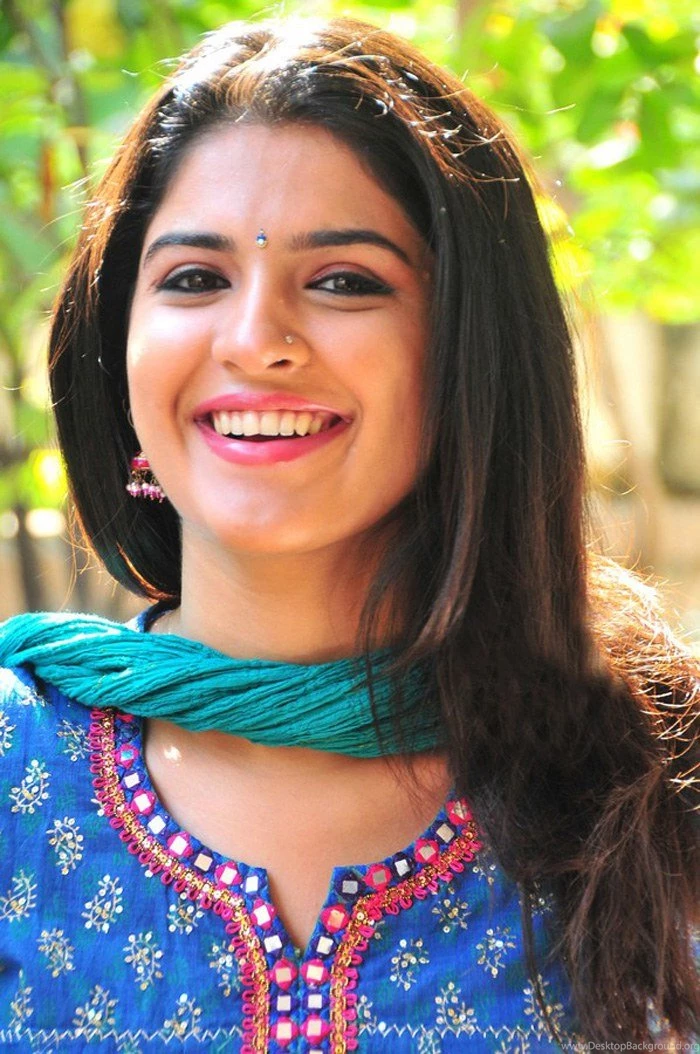 Deeksha Seth Telugu Film Actress (9) Tamil Movies, Telugu Movies ...