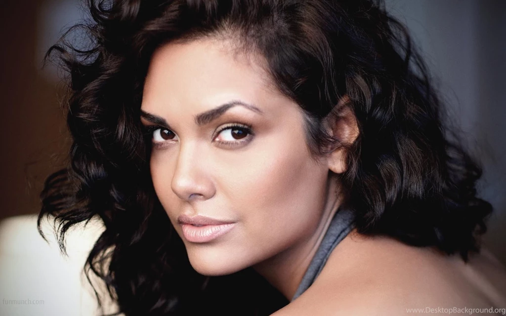 Esha Gupta Film Actress Wallpapers