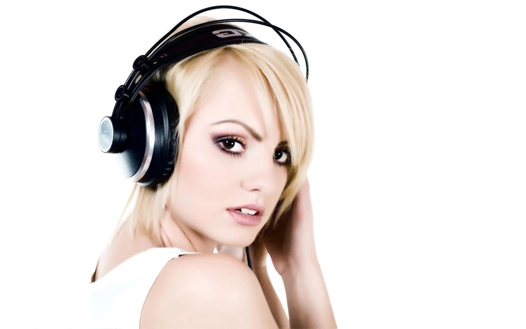 Alexandra Stan Wallpapers