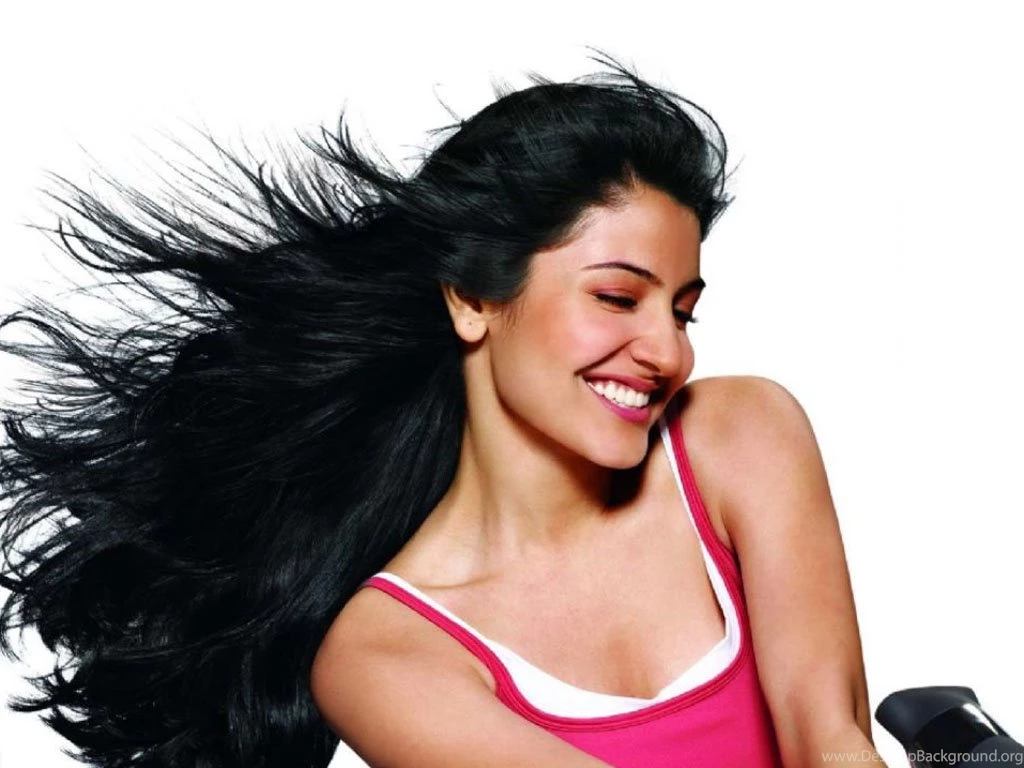 Anushka Sharma Wallpapers (1024x768) : Indya101.com