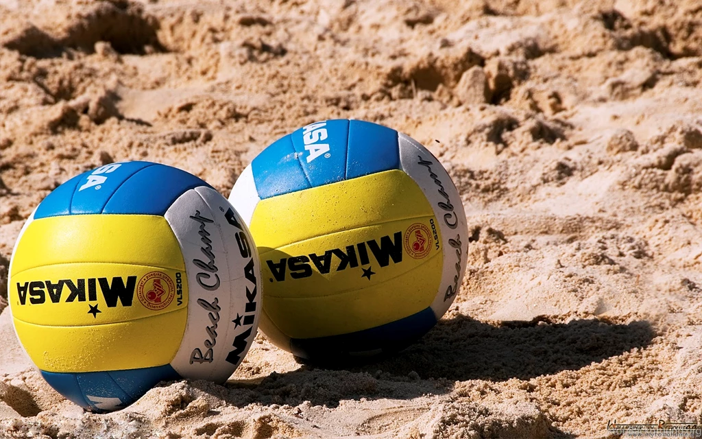 OPEN VOLLEYBALL COURTS