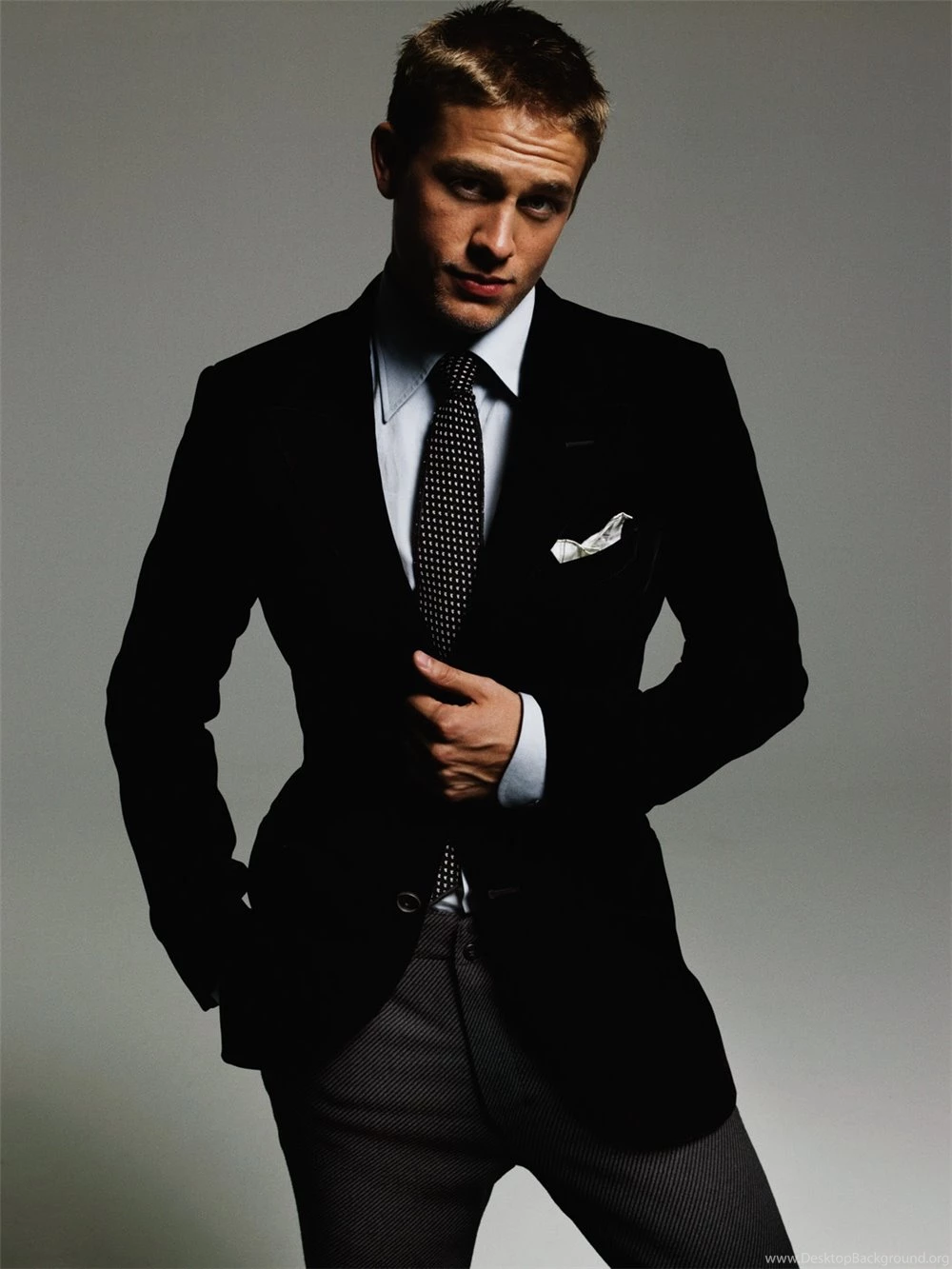 Charlie Hunnam Photo, Pics, Wallpapers Photo