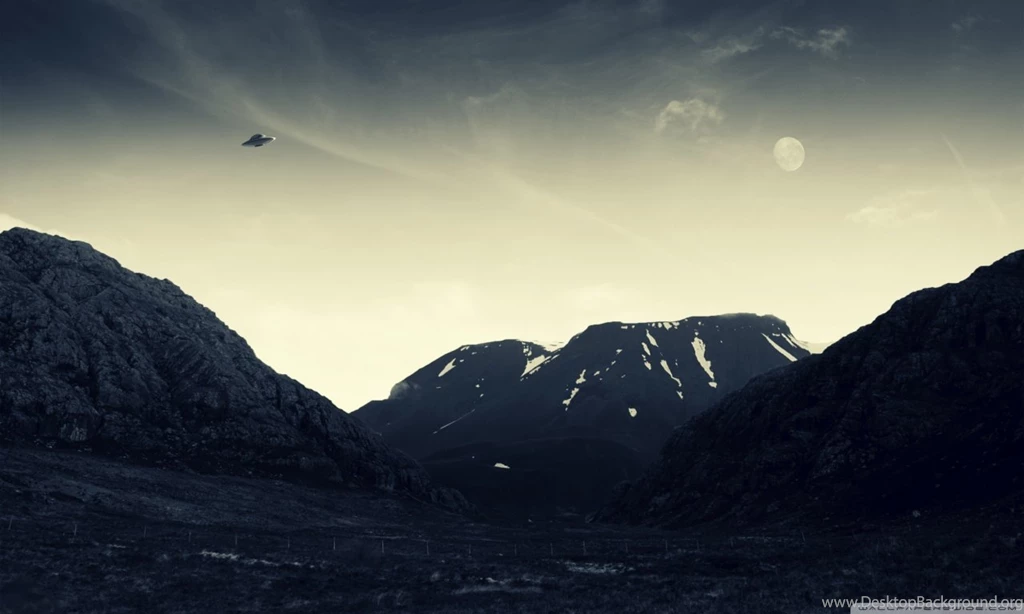 UFO Flying HD Desktop Wallpapers : Widescreen : High Definition ...