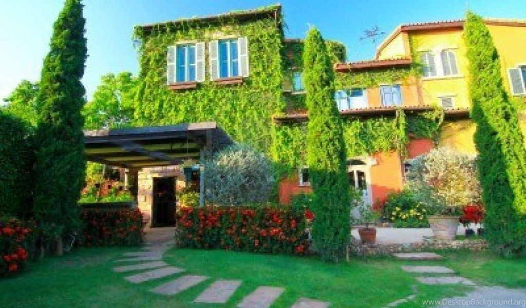 Beautiful Green House Wallpapers