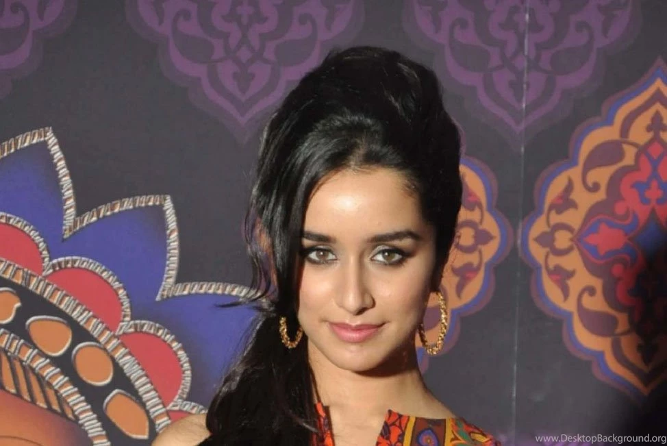 The Bollywood Actress Shraddha Kapoor Smile Photo Wallpapers