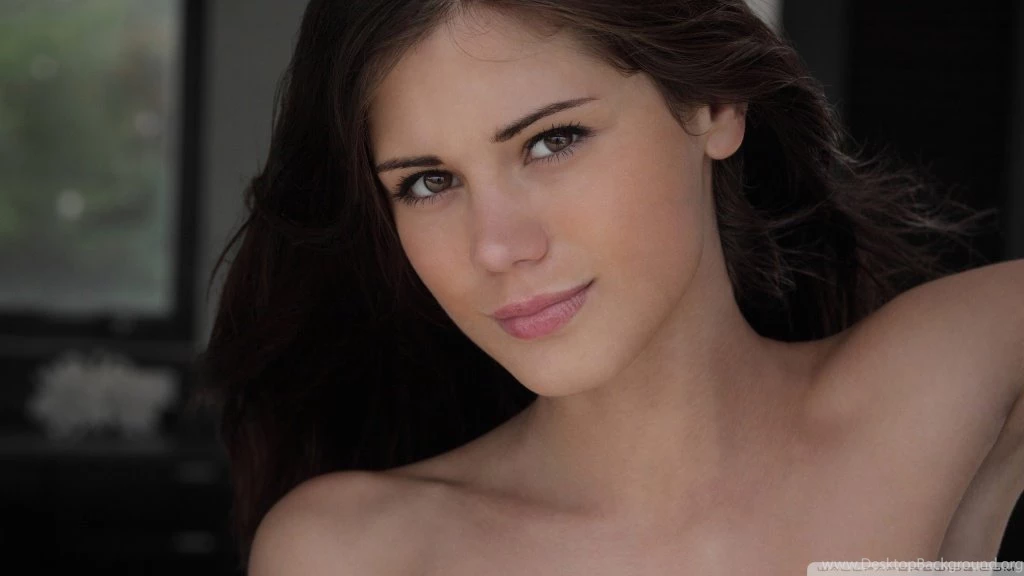 Beautiful Young Woman HD Desktop Wallpapers : High Definition ...