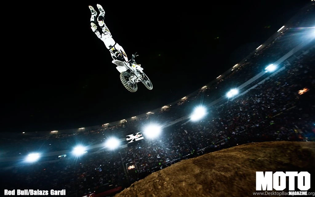 Wallpapers Redbull Red Bull X Fighter 1024x640