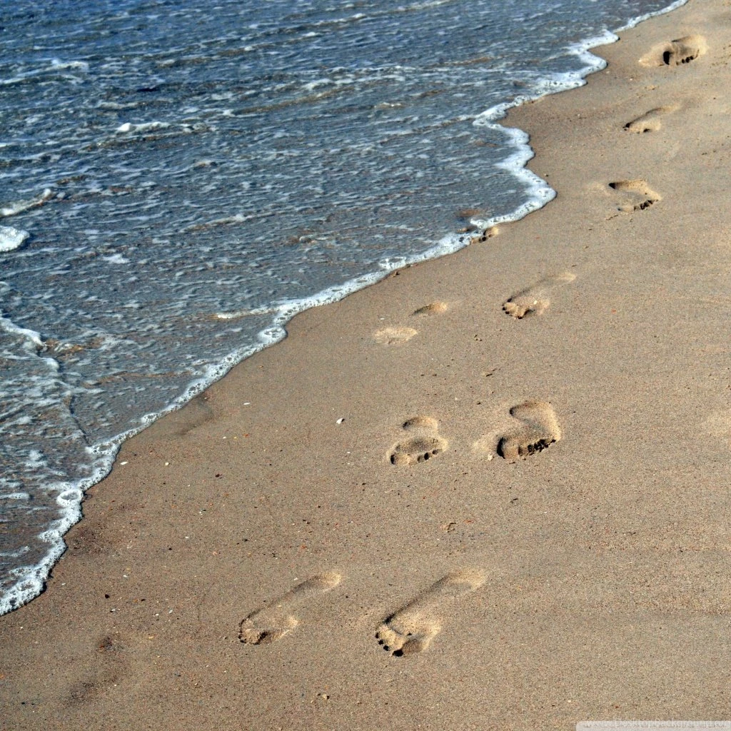 Footsteps In The Sand HD Desktop Wallpapers : Mobile