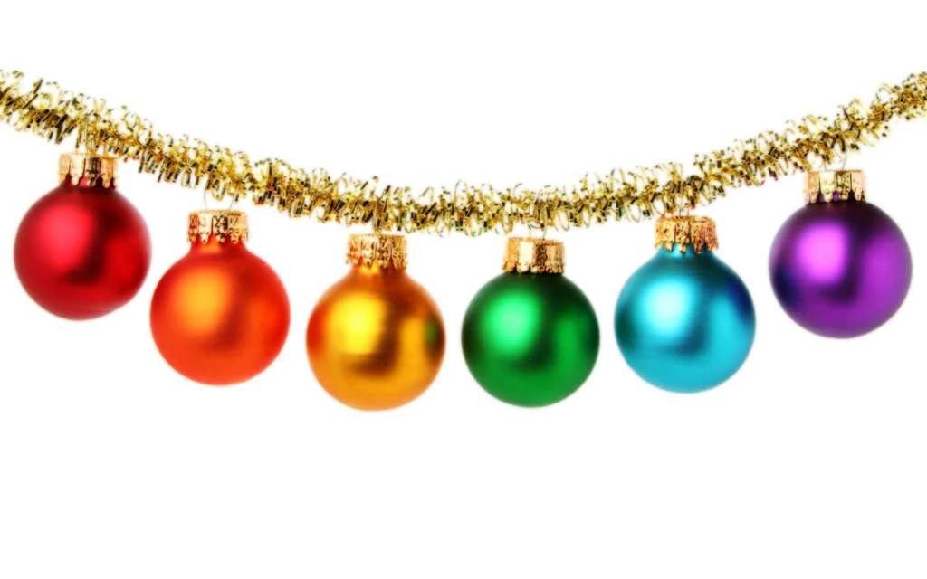 Multi colored Christmas Tree Toys On A White Backgrounds Wallpapers ...
