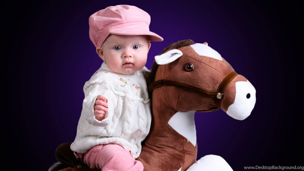 Little Innocent Baby Stylish Wallpapers