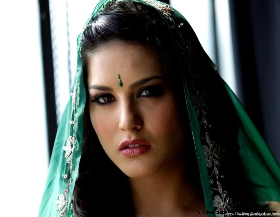 Sunny Leone Wallpapers Download