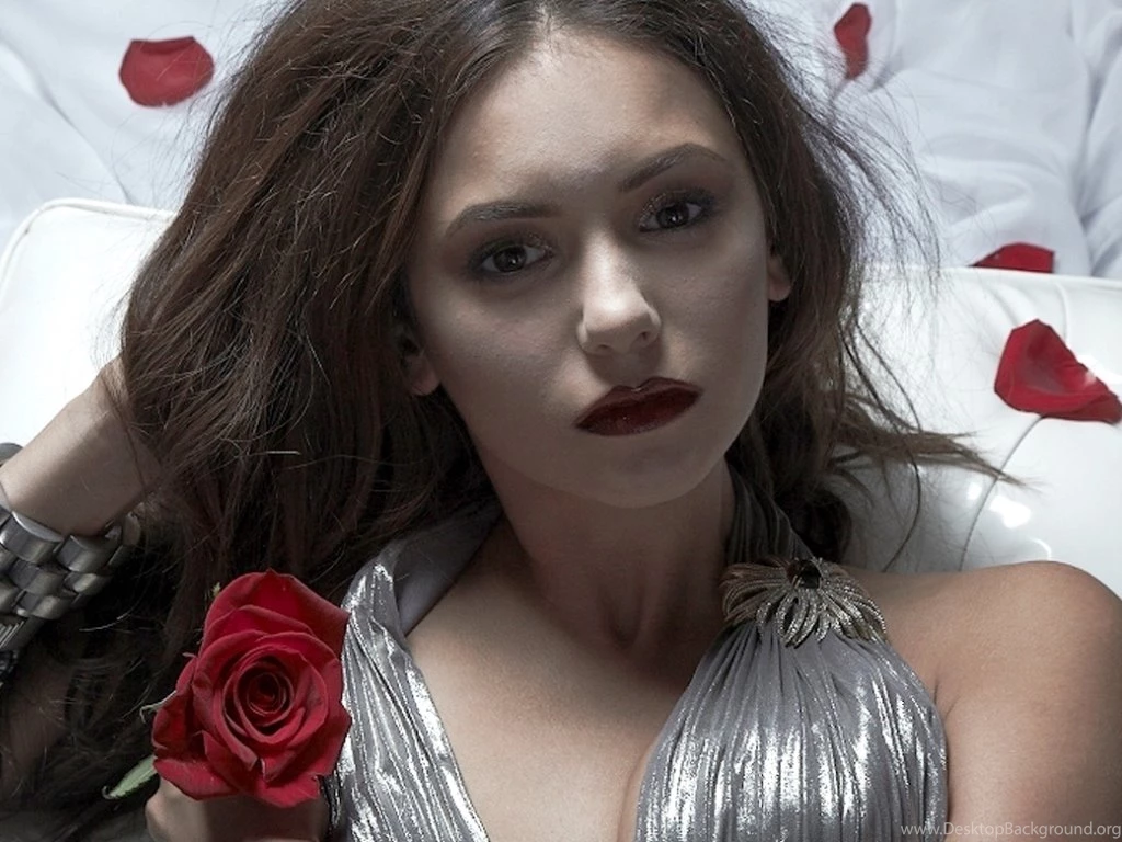 Wallpapers Century: Nina Dobrev Wallpapers
