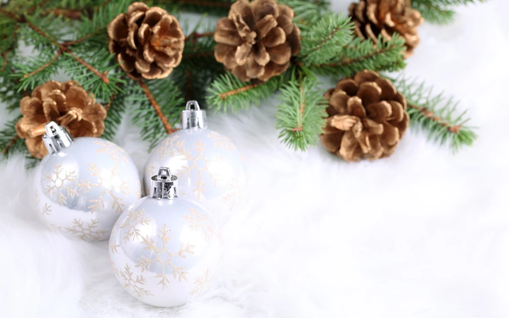 Free Christmas Mistletoe And Silver Christmas Balls, Holidays ...