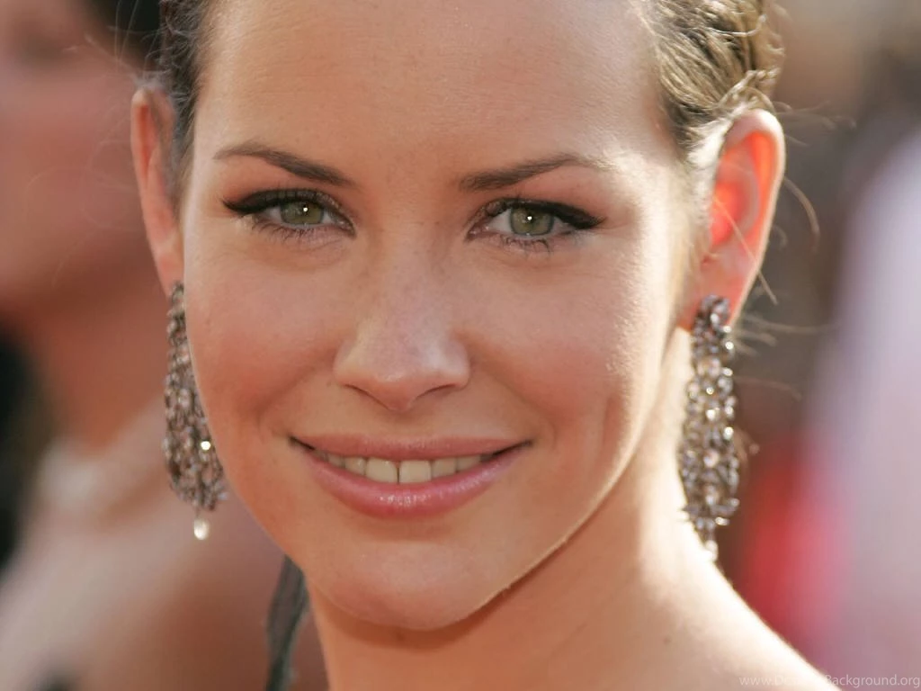 Female Celeb Wallpapers: Canadian Actress Evangeline Lilly ...