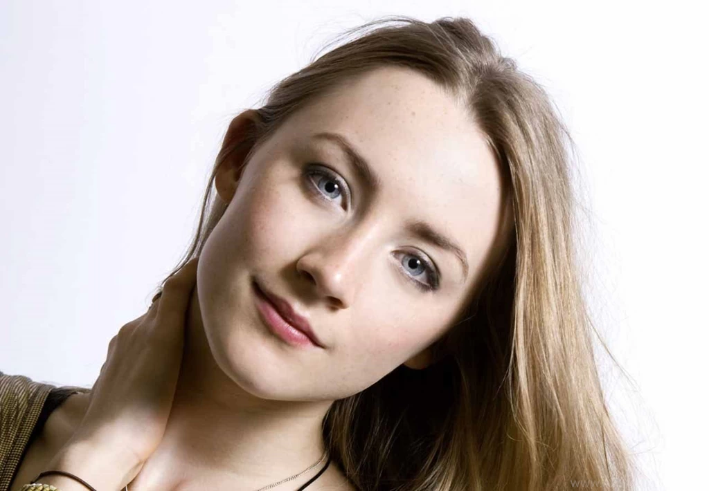 STARS WALLPAPER: Saoirse Ronan Wallpapers Free Download