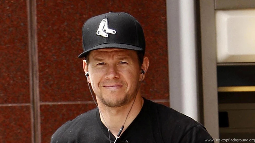 Handsome And Dashing Actor Of Mark Wahlberg HD Wallpapers