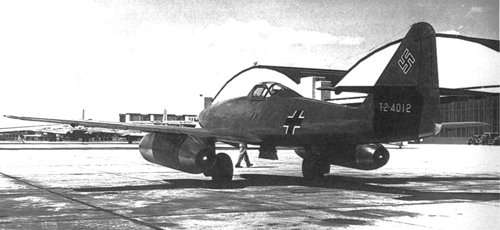 11 Messerschmitt Me 262 HD Wallpapers