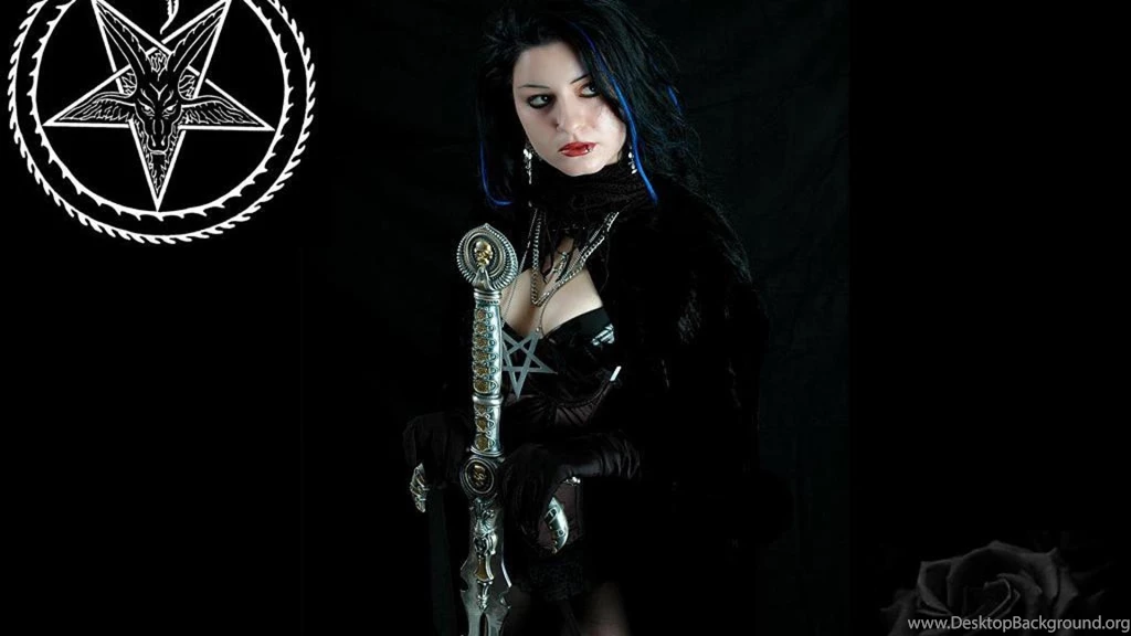 FEMME GOTHIQUE GOTHIC WOMAN WALLPAPER (