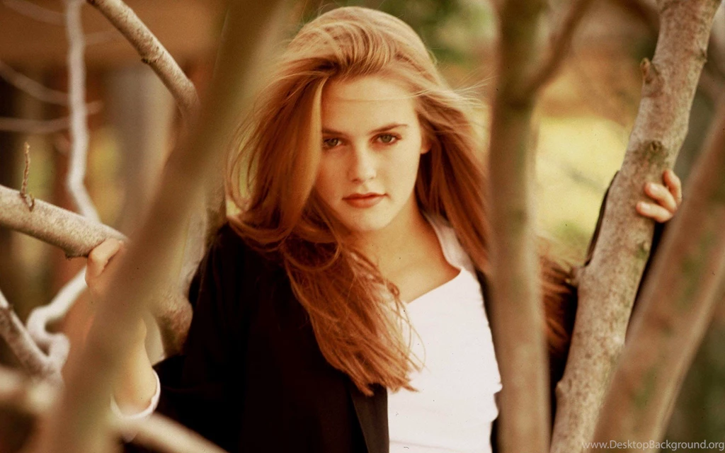 Hot HD Alicia Silverstone Wallpapers