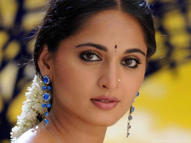 Top Big Wallpapers: Anuksha Wallpapers