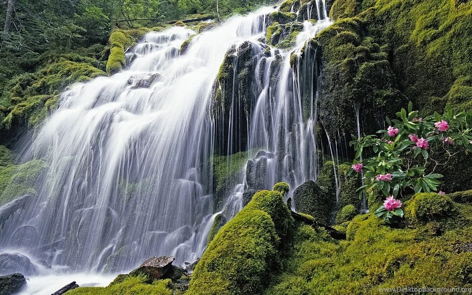 Beautiful Waterfalls: Nature Wallpapers Windows 7