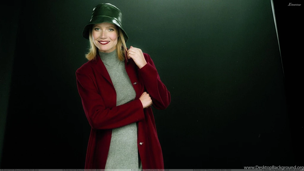 Gwyneth Paltrow In Woollen Dress At Robert Fleischauer Photoshoot ...