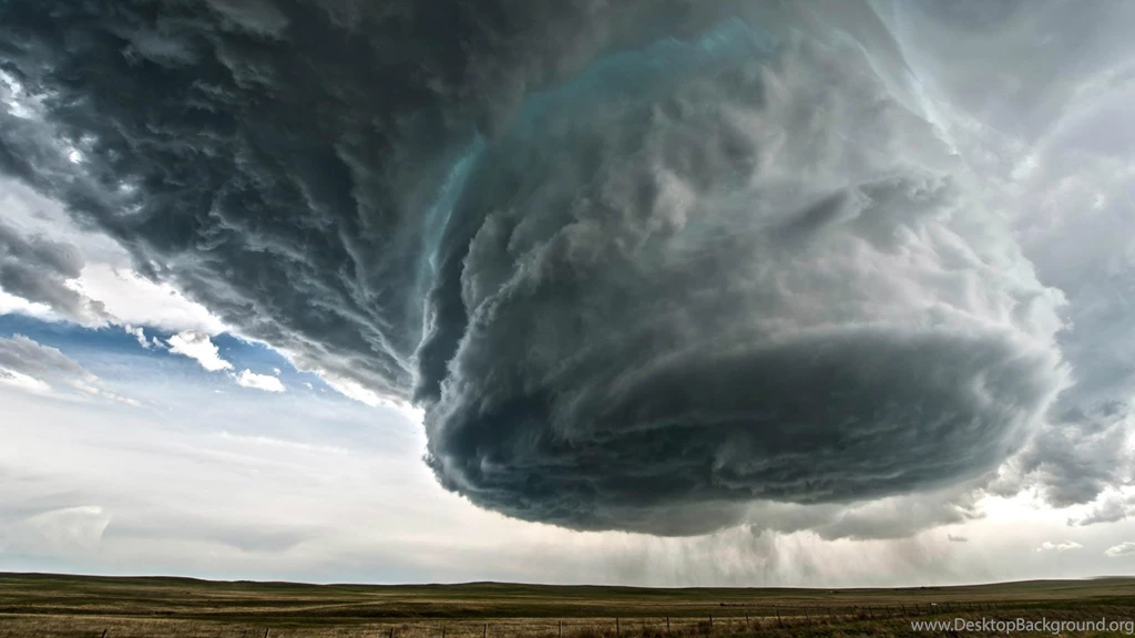 Frightening Storm Cloud Wallpapers And Images Wallpapers ...