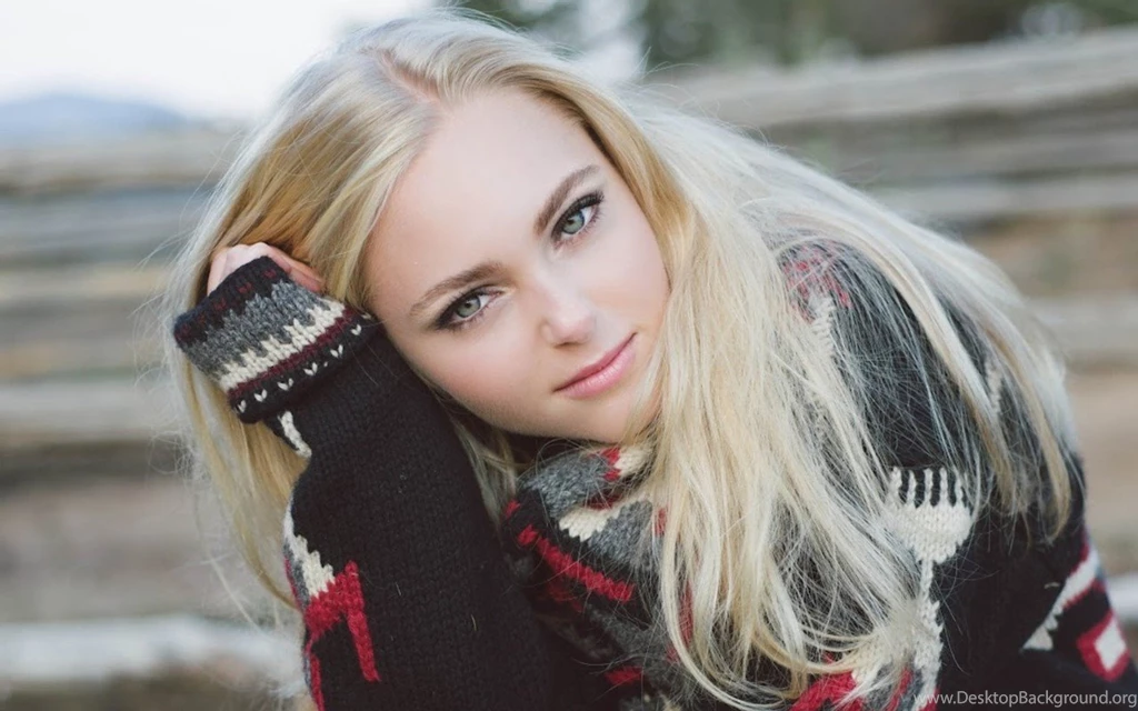 Annasophia Robb Wallpapers