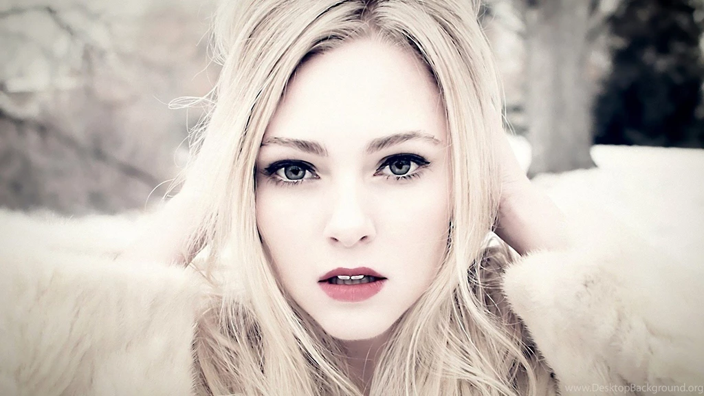 AnnaSophia Robb, White Background, Women, Face, Blonde, Blurred ...