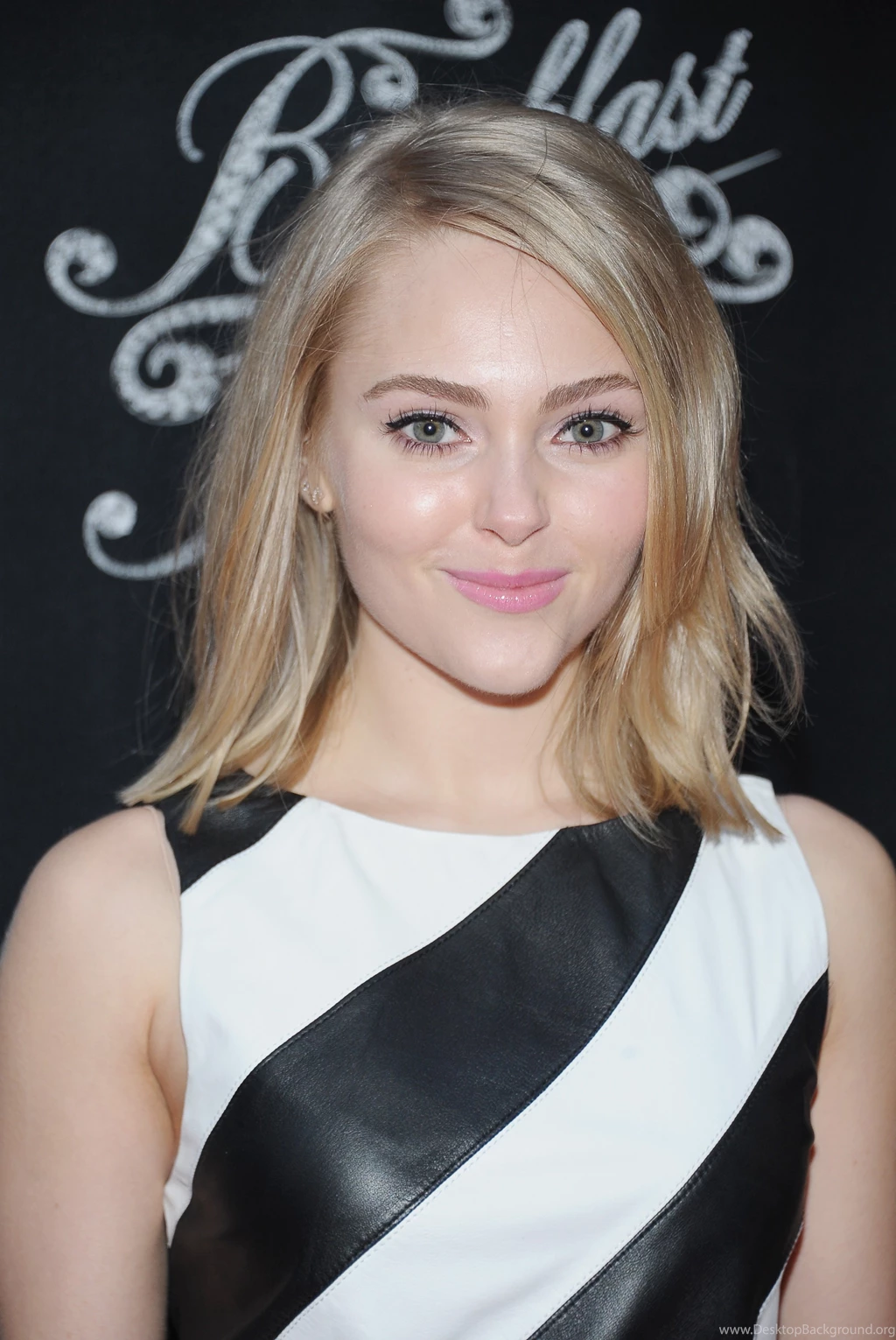 AnnaSophia Robb Wallpaper Images Photos Pictures Backgrounds