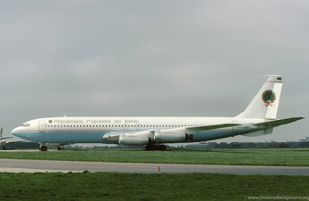 Aircrafts Airliner Airplane Army Cargo 707 Boeing Plane Transport ...