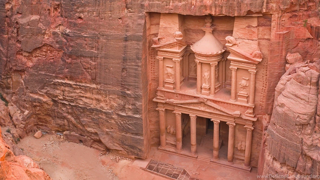 Ancient Temple In Petra Jordon Wallpapers