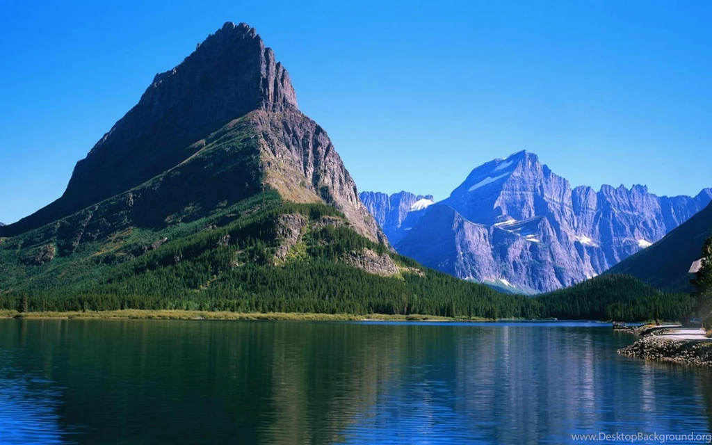 Kajal Agarwal Dual Screen Lakes Makkha Monitor Wallpapers