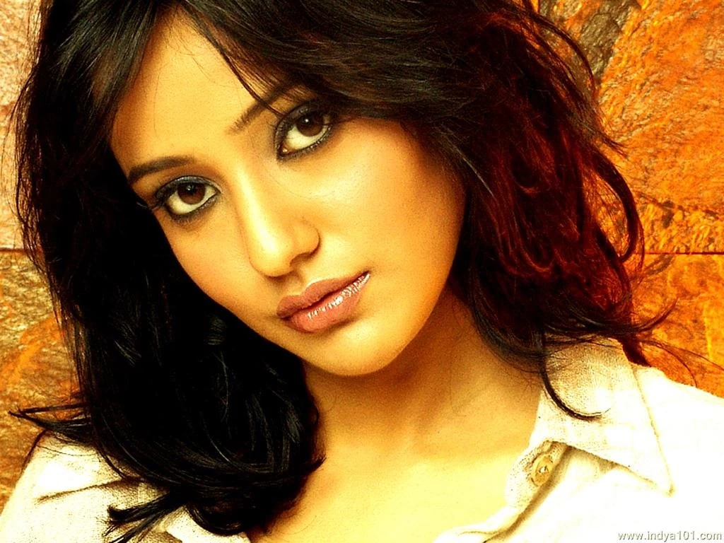 Neha Sharma Wallpapers (1024x768) : Indya101.com