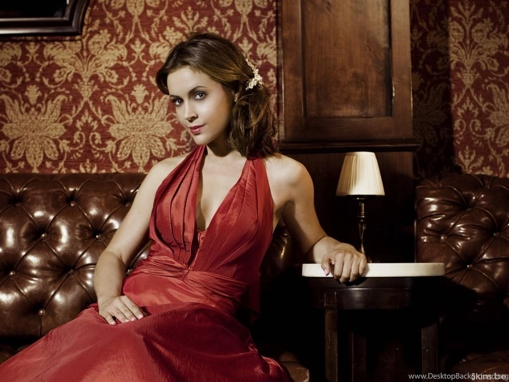 Alyssa Milano Alyssa Milano Wallpapers (8526011) Fanpop