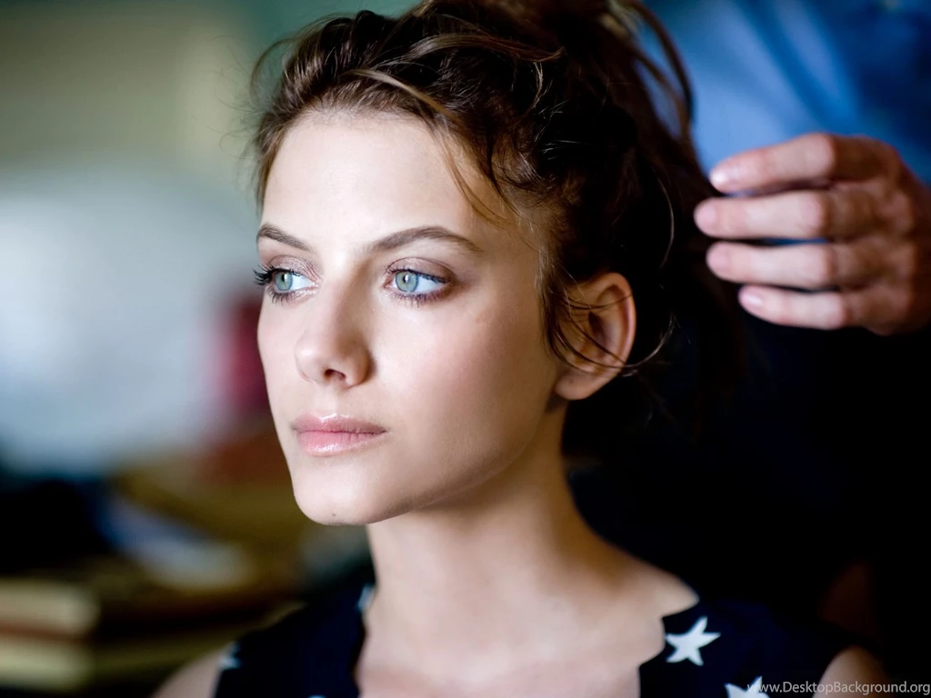 Excellent Melanie Laurent Wallpapers