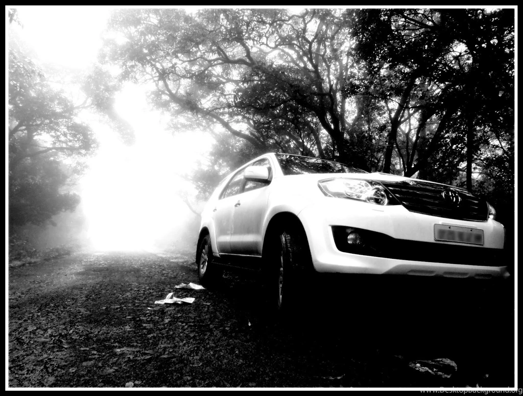 2016 Toyota Fortuner Wallpapers