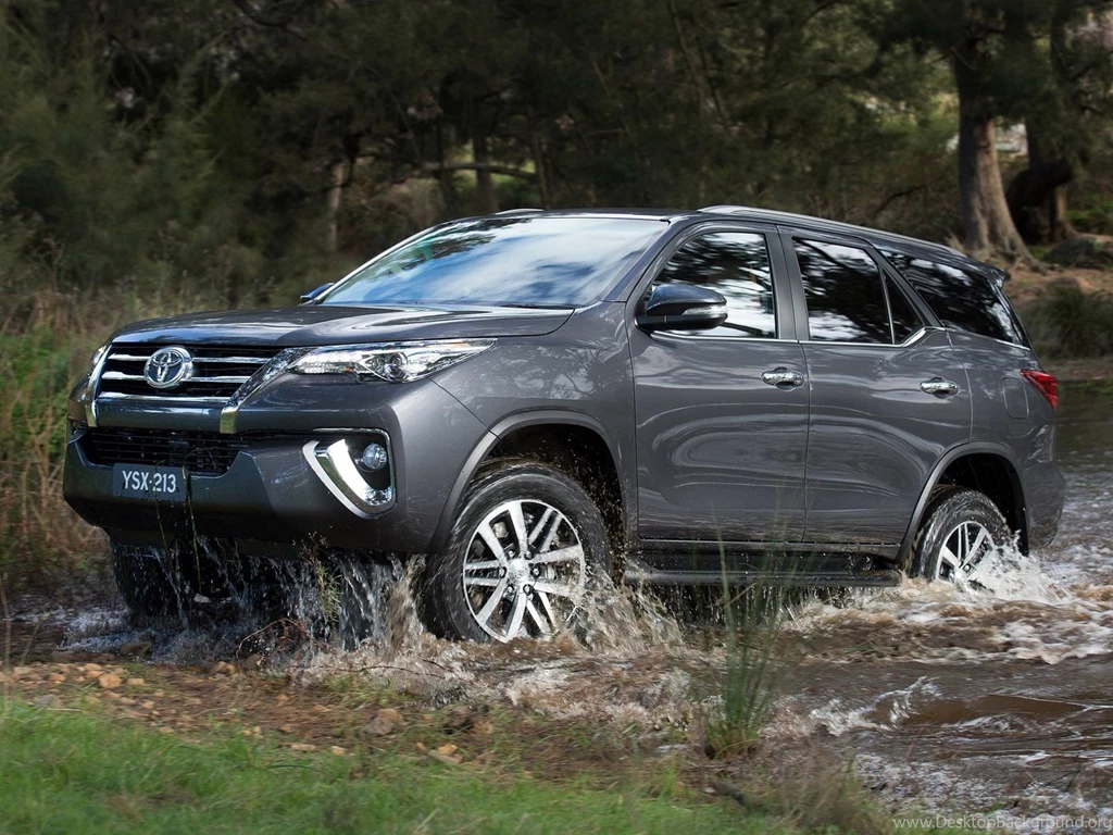 2016 Toyota Fortuner HD Wallpapers 9