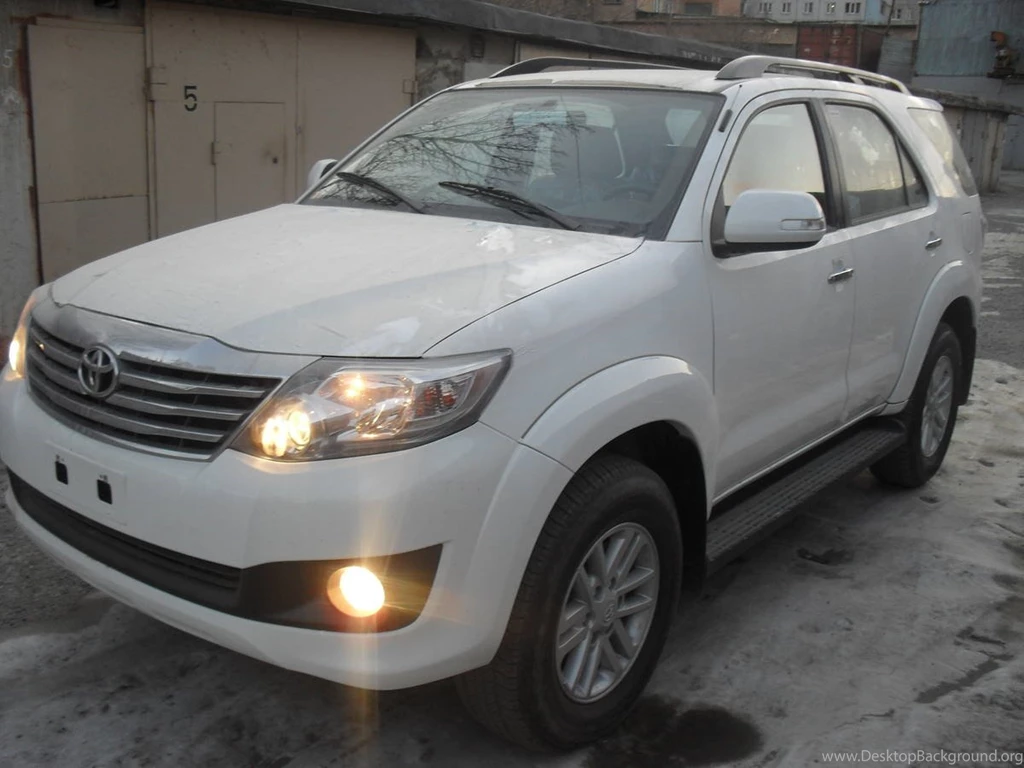 Fortuner Wallpaper Download
