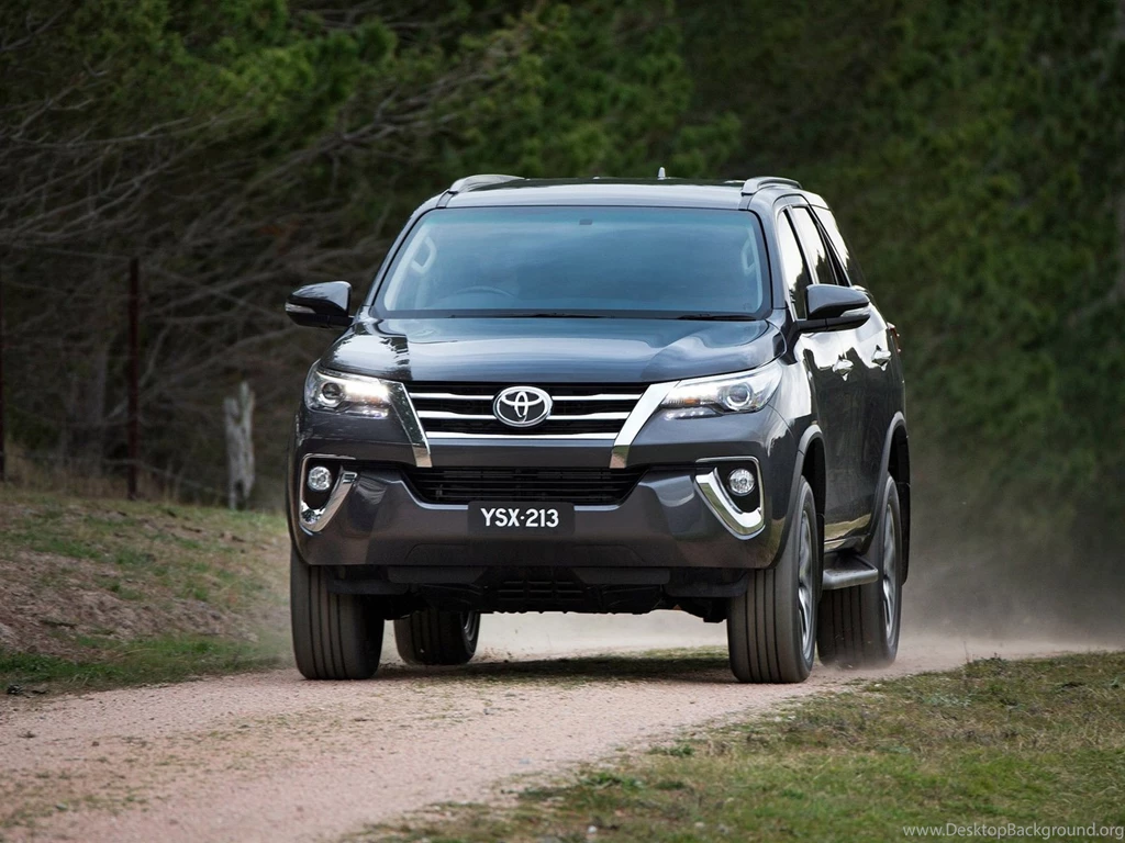 2016 Toyota Fortuner HD Wallpapers 9